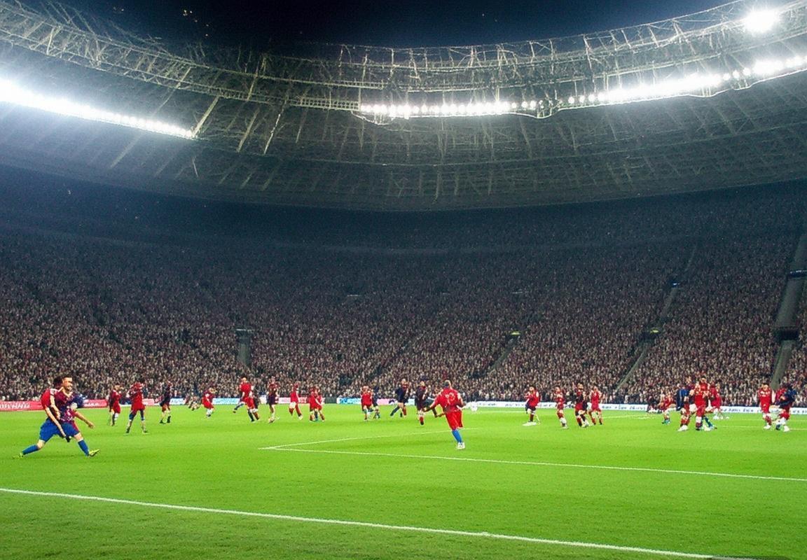 2006欧冠四分之一决赛：巴塞罗那对AC米兰巅峰对决纪实